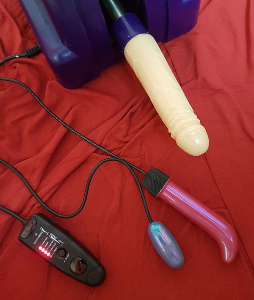 Filmpje met sexmachine, vibratie eitje en vibrator