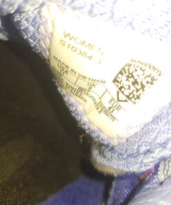 Gedragen blauwe hardloopschoenen - Afbeelding 5