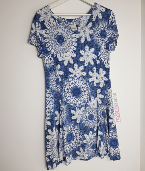 Mooi blauw met wit jurkje
