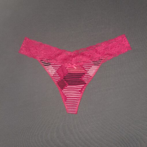 String donker roze