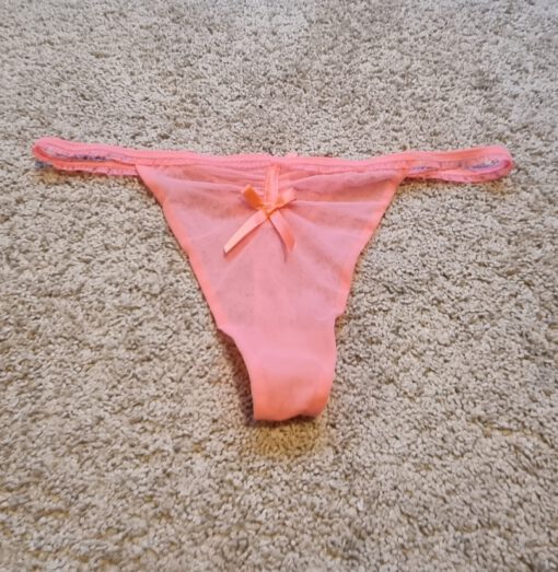 Roze string