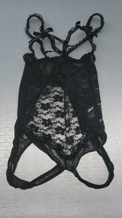 Zwarte body met open kruis