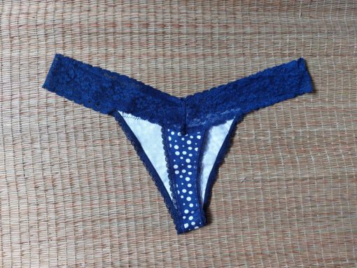 String met witte stippen - Afbeelding 2