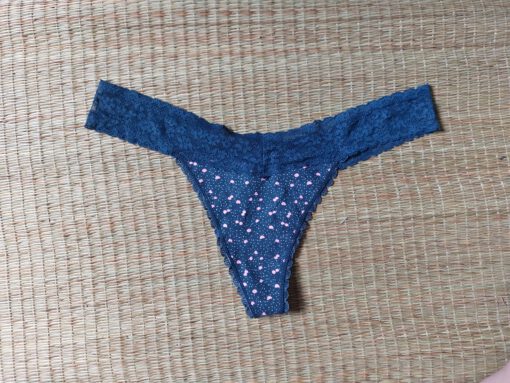 String met roze kersjes
