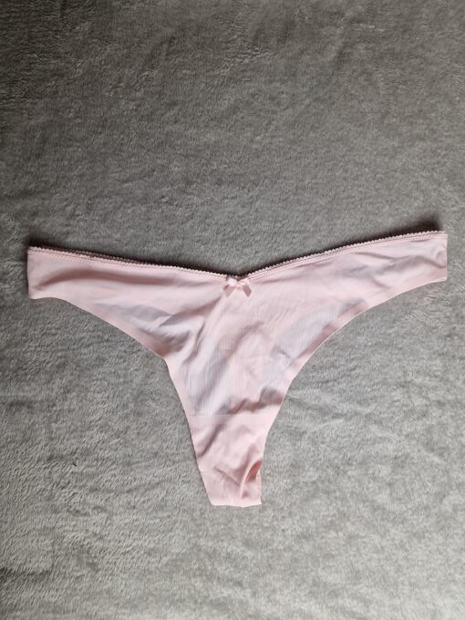 Roze string