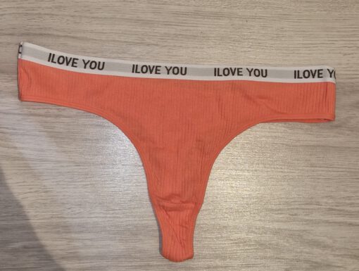 Oranje string met tekst