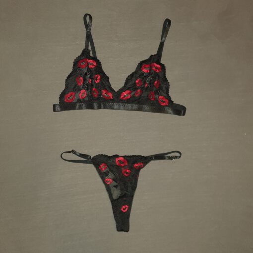Lingerie setje met kusjes