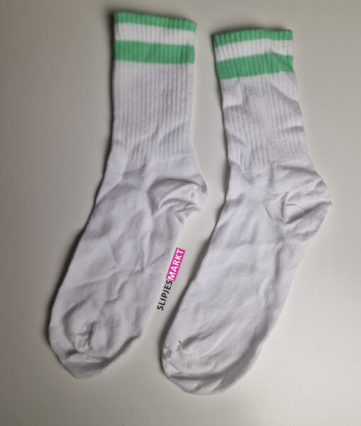 Witte sokken met groene strepen