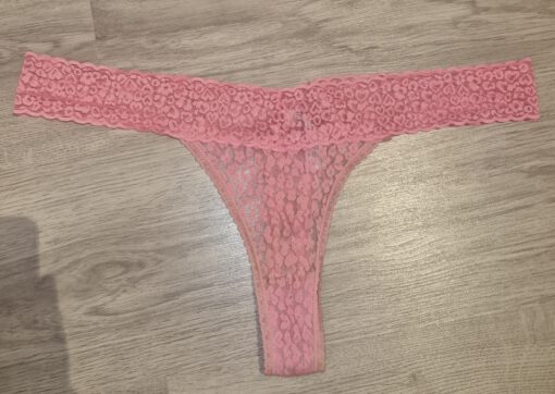 Roze string
