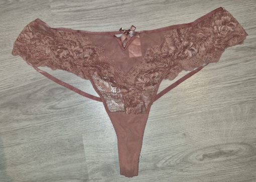 Oud roze string