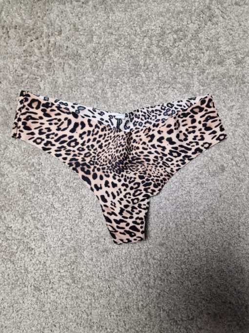 Panterprint seamless string