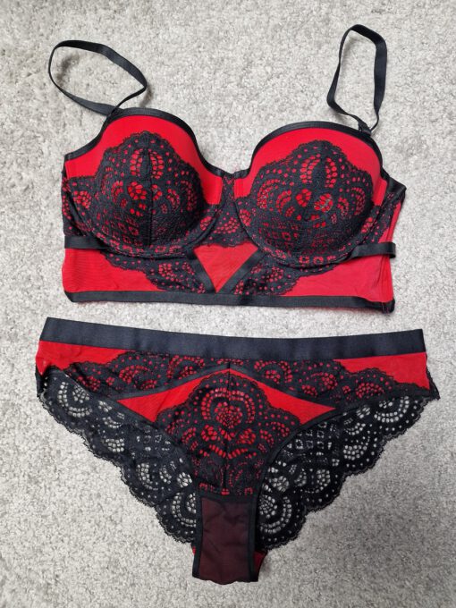 BH-setje rood met zwart kant
