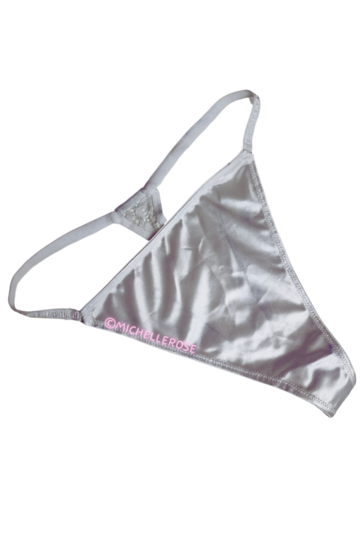 Witte satijnen string