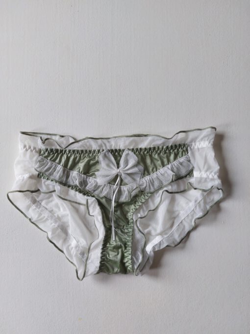 Schattige satijnen slip