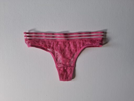 Roze blokjes string