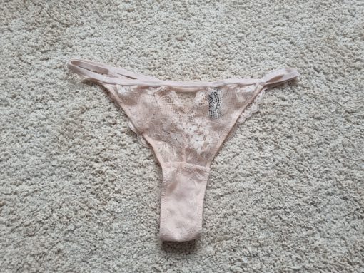 Doorzichtig kanten beige string