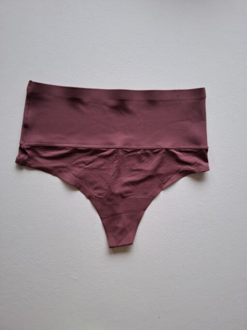 High waist string
