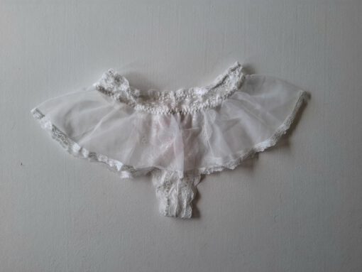 Witte rokjesachtige string - Afbeelding 2