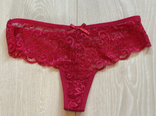 Rood kanten string