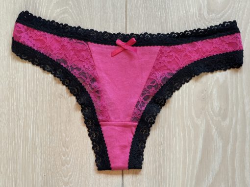 Roze en zwarte katoenen/kant string