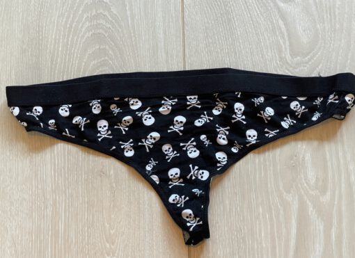 Halloween string met doodshoofden