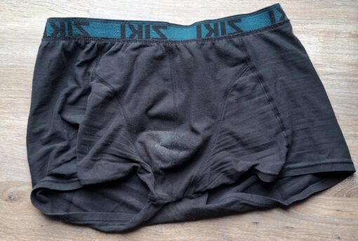 Zwarte boxer met vieze plekken - Afbeelding 3