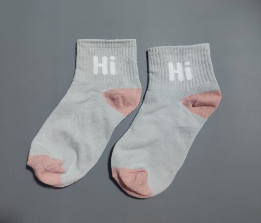 Grijs met Roze 'Hi' Sokken