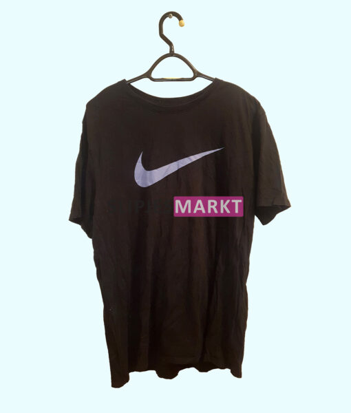 Zwarte katoenen shirt met grote Nike logo