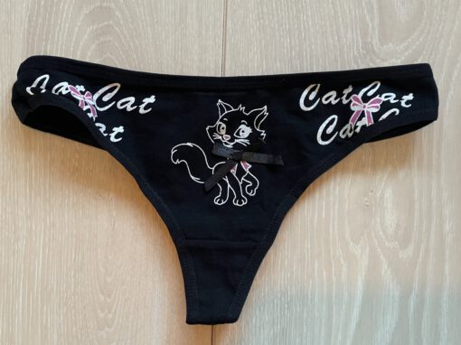 Zwarte string met poesje