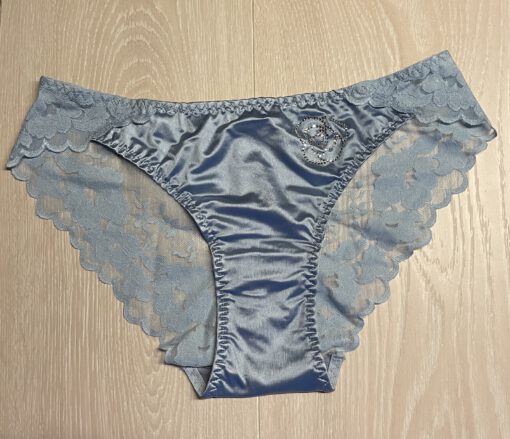 Luxe babyblauwe slip met satijn en kant
