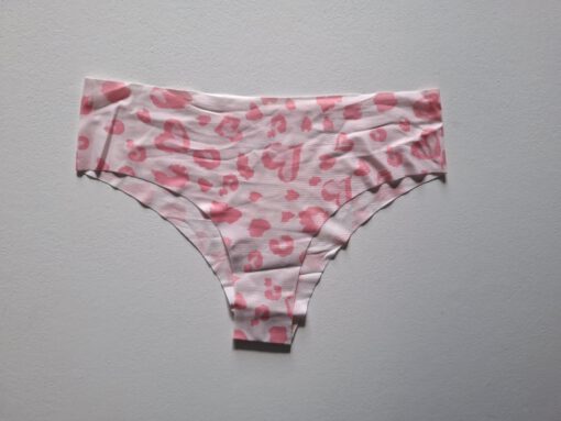 Roze naadloze hartjes slip