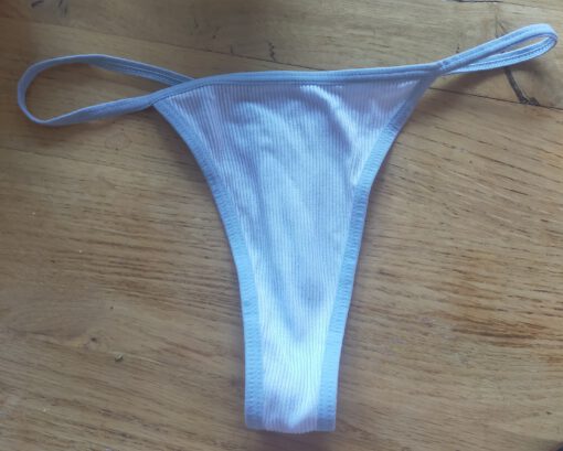 Licht blauwe string