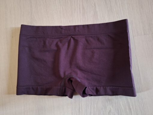 Gedragen paarse damesboxer