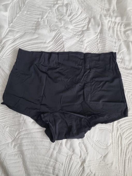Inviseble short