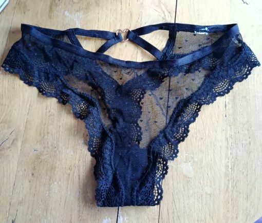 Doorschijnende string met hartje