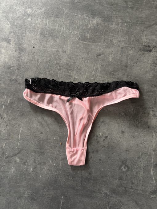 Roze string