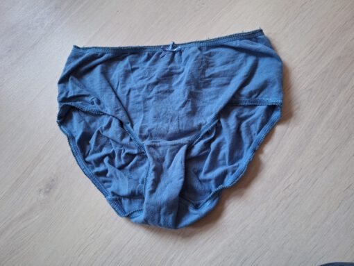 Blauwe gedragen slip