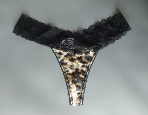 Mooie string met kant