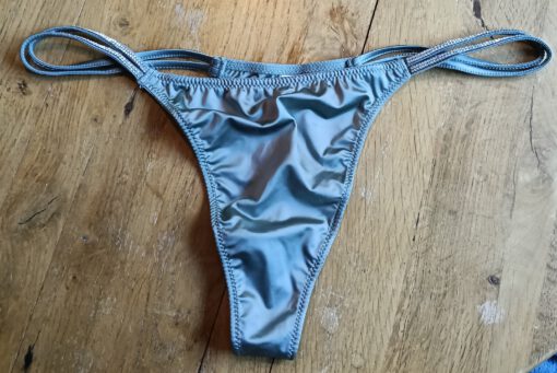 String met steentjes