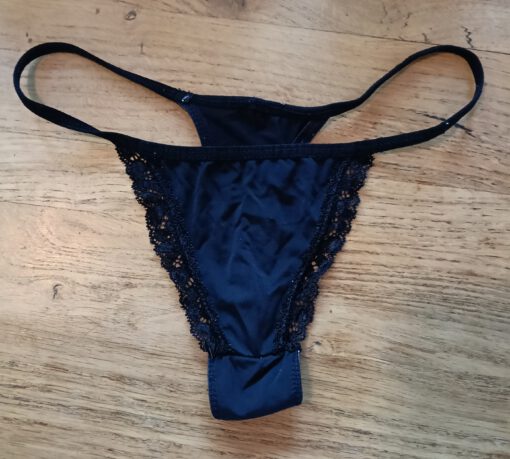 Zwarte string