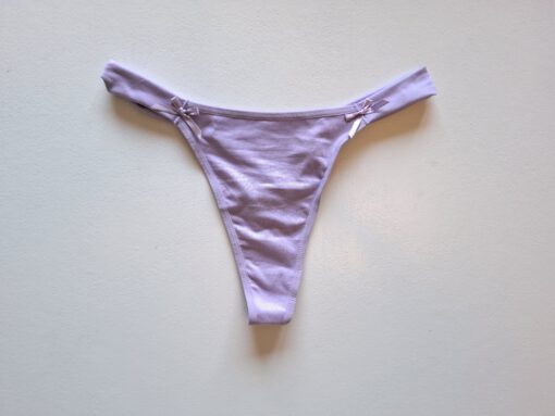 Lila string met strikjes
