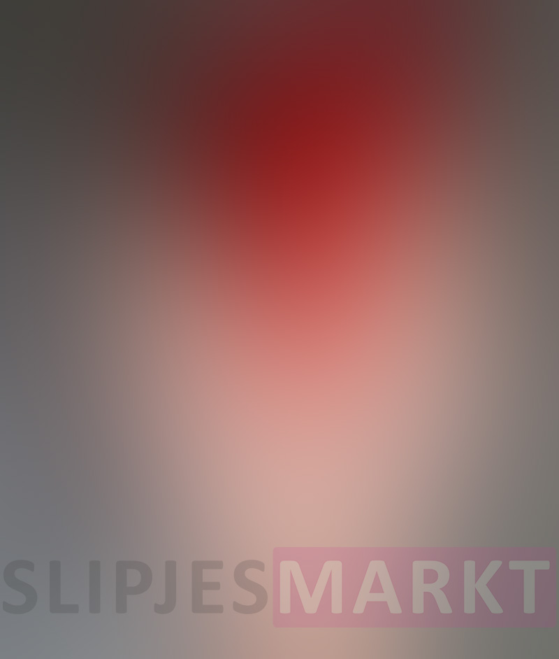 Foto's rode body met grote kerststrik