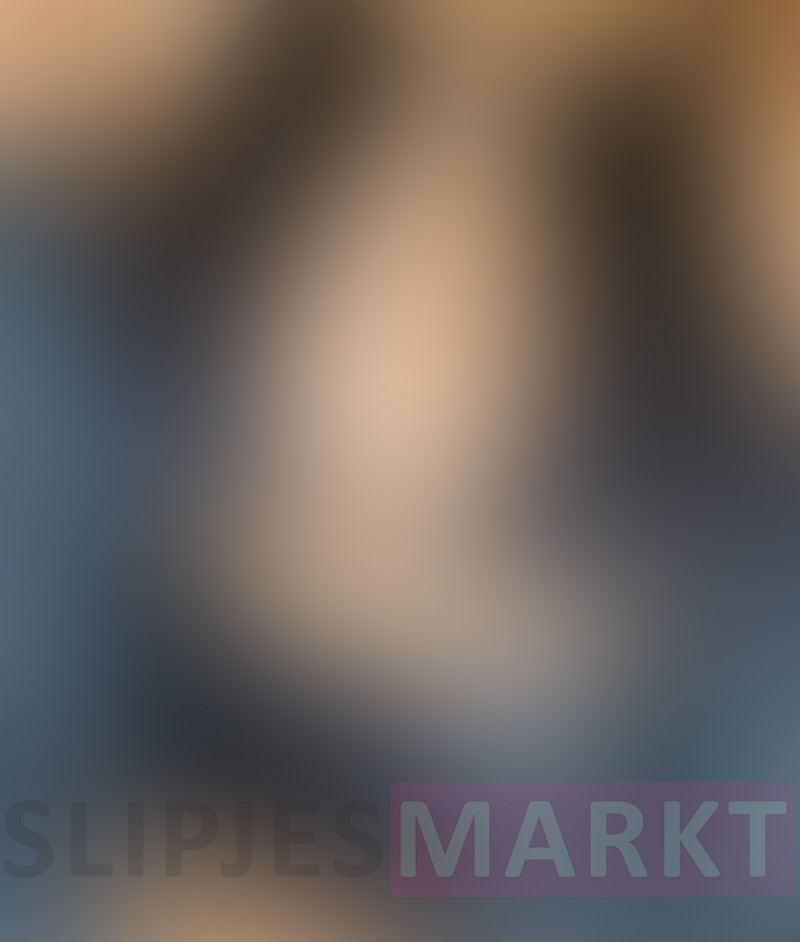 Sexy foto's borsten in bh