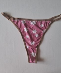 Roze string met bloemen