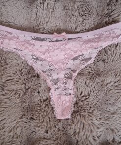 Roze string met kant