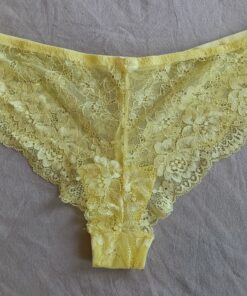 Alternative view of Gele hipster met veel kant