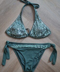 Groene bikini met pailletten