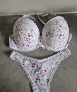 Alternative view of Lingerie setje met bloemetjes