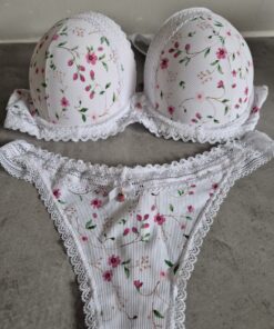 Lingerie setje met bloemetjes