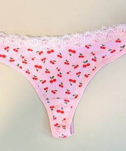 Roze string met kersjes
